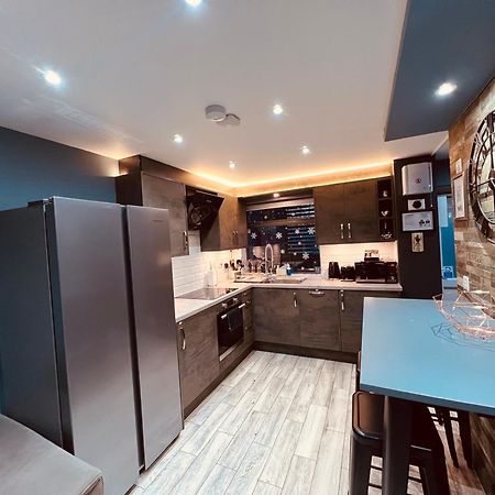 Modern Suites -5 Bedroom House- With Free Parking Birmingham City Esterno foto