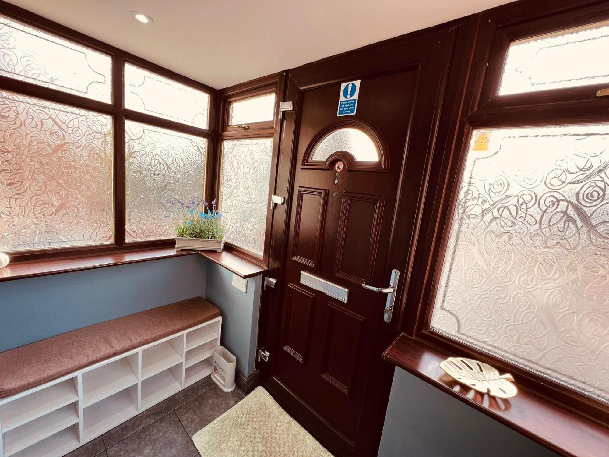 Modern Suites -5 Bedroom House- With Free Parking Birmingham City Esterno foto