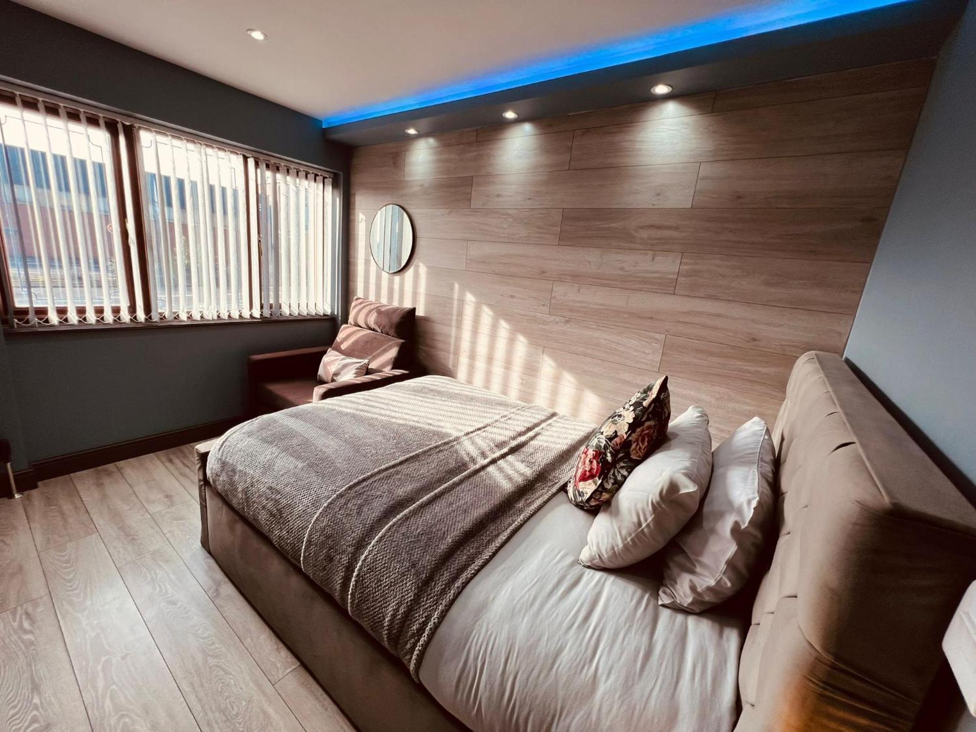 Modern Suites -5 Bedroom House- With Free Parking Birmingham City Esterno foto
