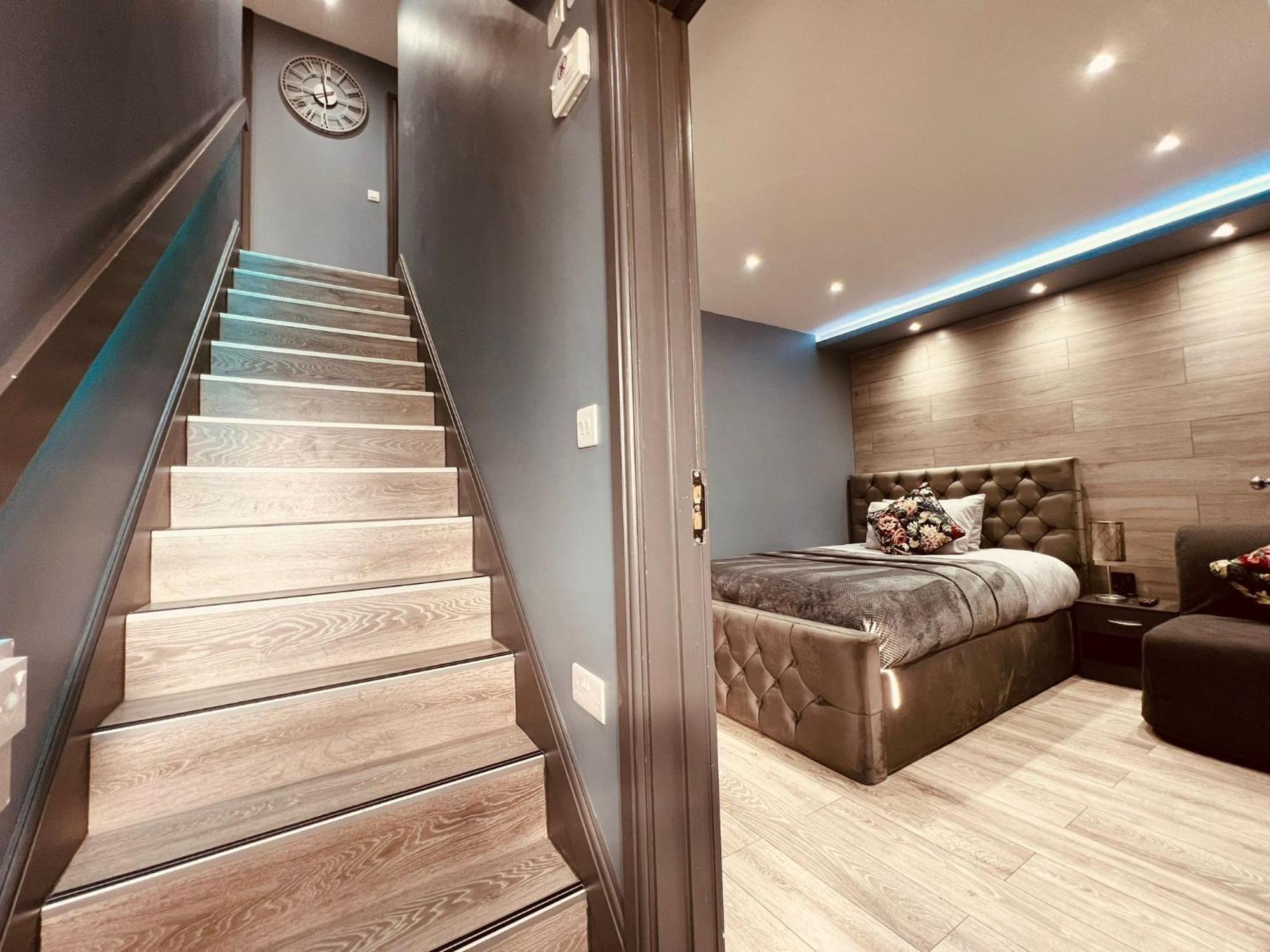 Modern Suites -5 Bedroom House- With Free Parking Birmingham City Esterno foto