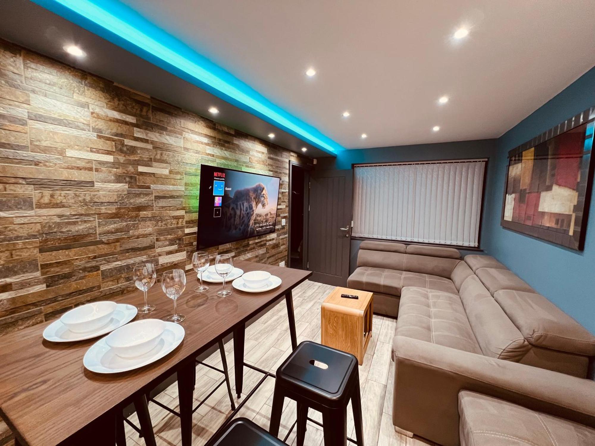 Modern Suites -5 Bedroom House- With Free Parking Birmingham City Esterno foto