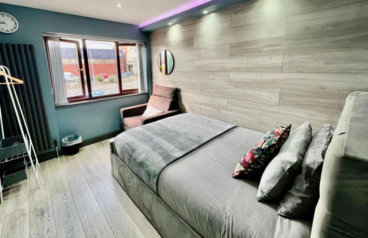 Modern Suites -5 Bedroom House- With Free Parking Birmingham City Esterno foto