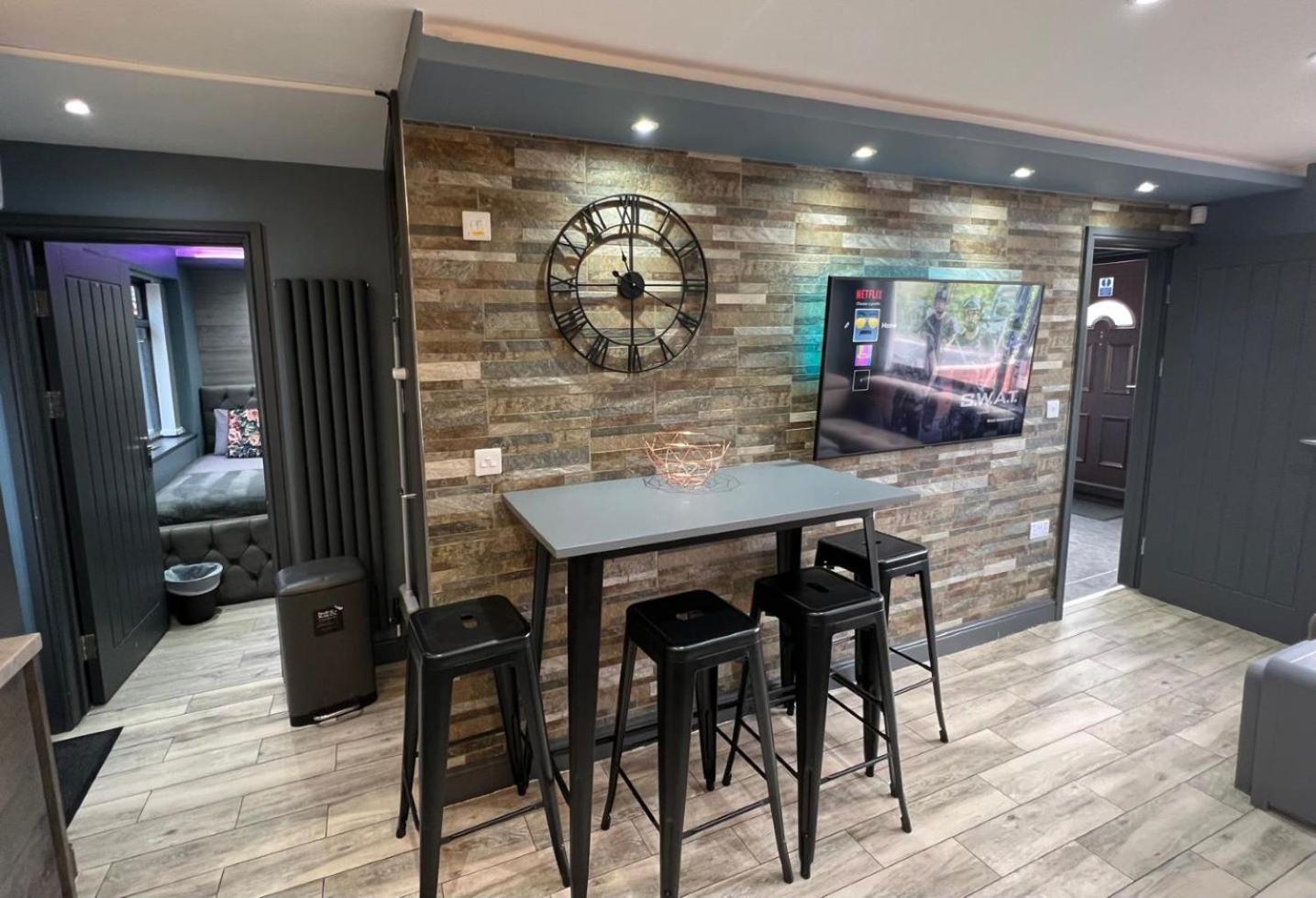 Modern Suites -5 Bedroom House- With Free Parking Birmingham City Esterno foto