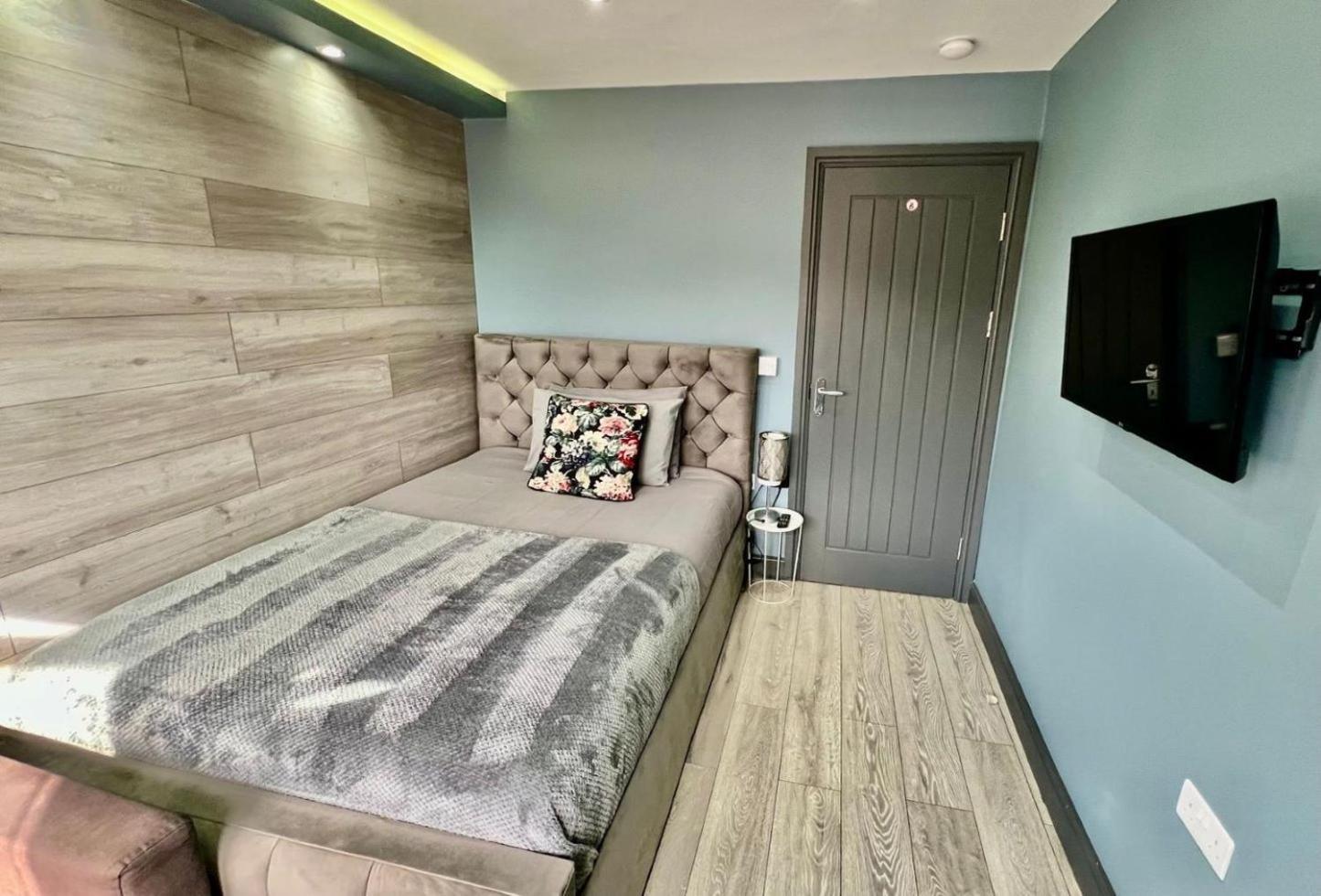 Modern Suites -5 Bedroom House- With Free Parking Birmingham City Esterno foto