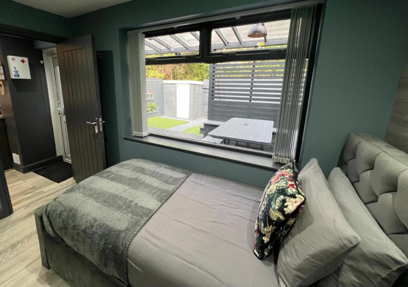 Modern Suites -5 Bedroom House- With Free Parking Birmingham City Esterno foto