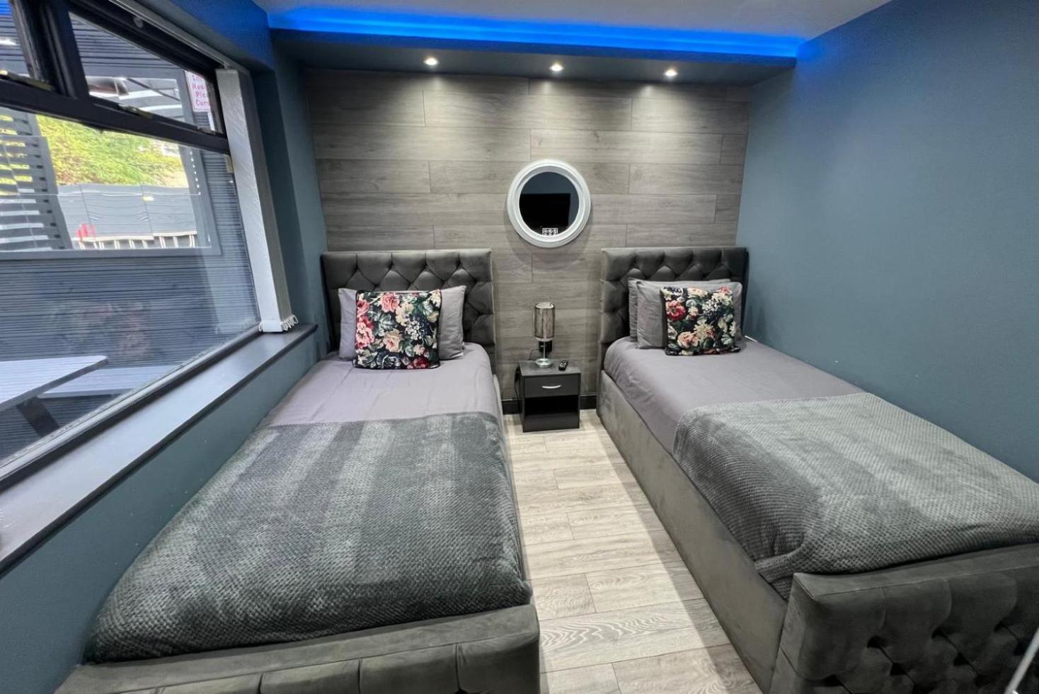 Modern Suites -5 Bedroom House- With Free Parking Birmingham City Esterno foto