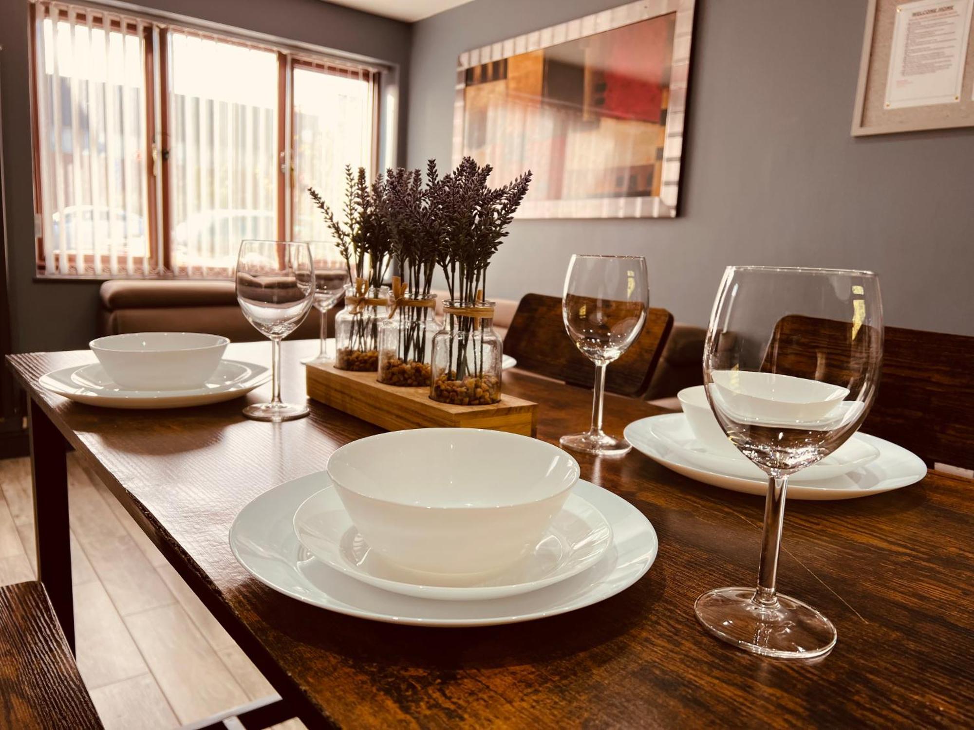 Modern Suites -5 Bedroom House- With Free Parking Birmingham City Esterno foto