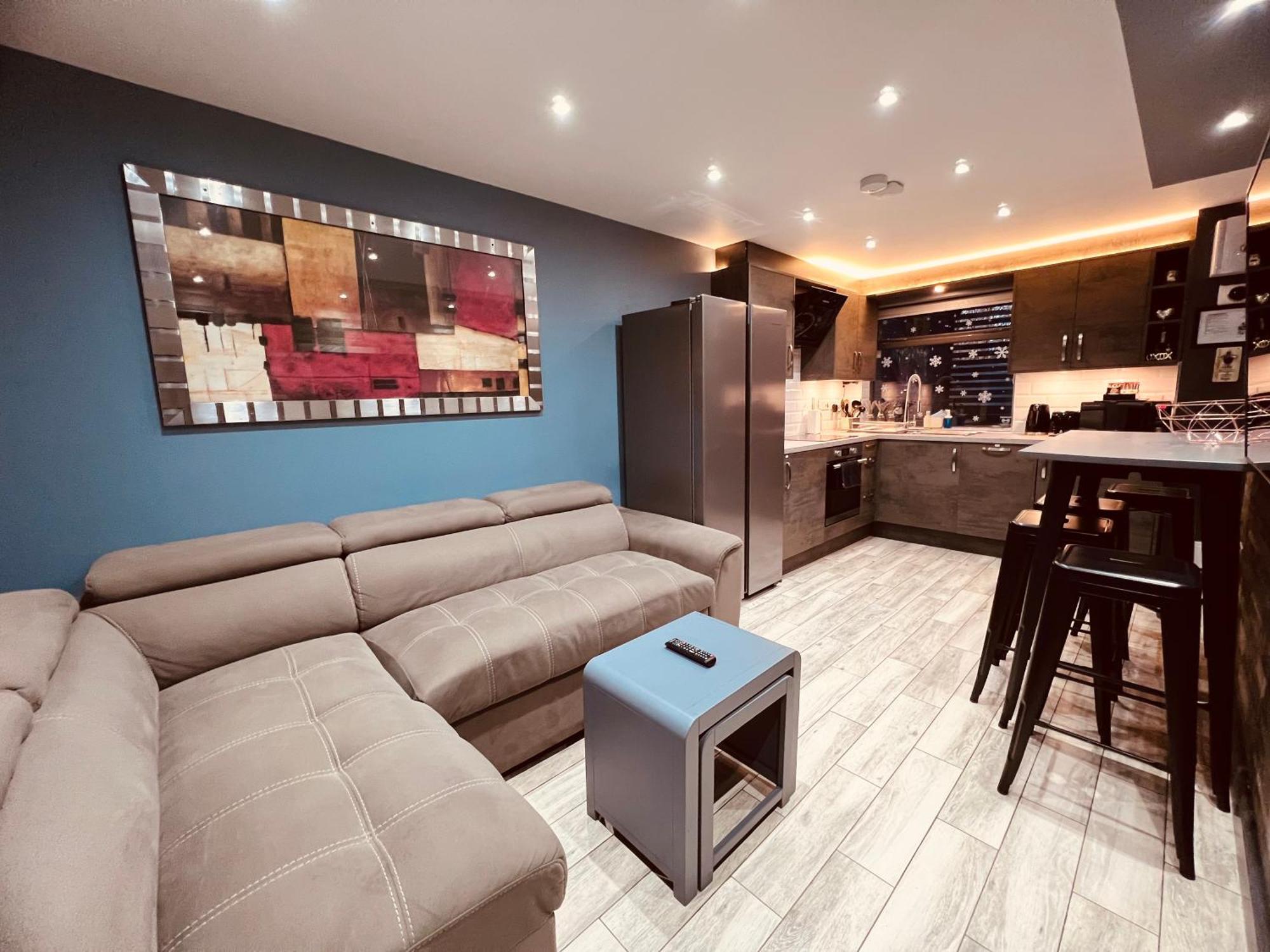 Modern Suites -5 Bedroom House- With Free Parking Birmingham City Esterno foto